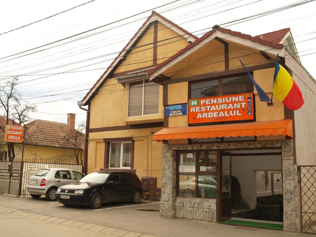 Отель Ardealul Сибиу Экстерьер фото